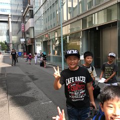 IMG 4647  銀座線京橋駅から東京駅まで歩きます。保護者の父親が東京までの通勤なので、引率を手伝ってくれました。